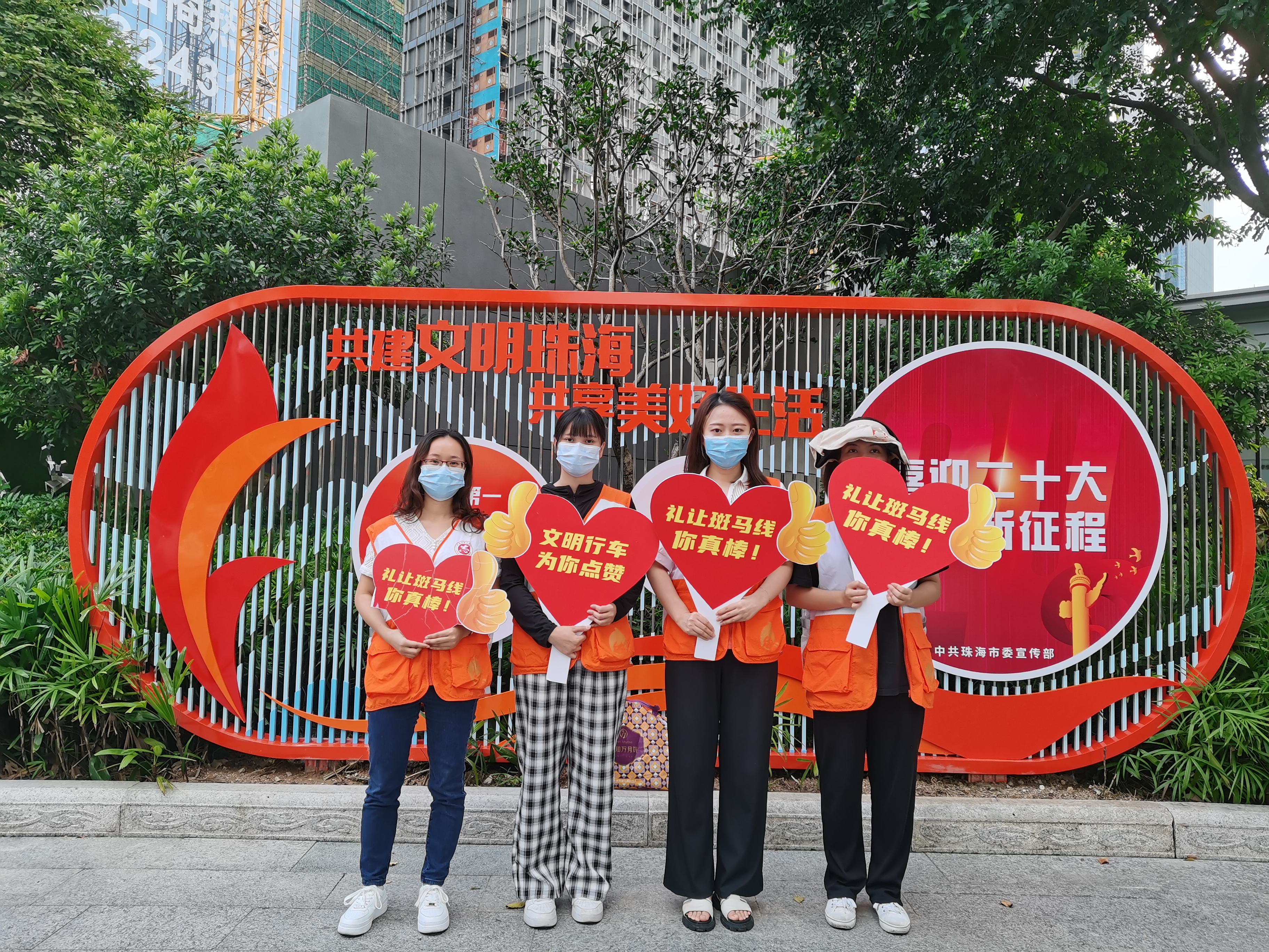 為老小區(qū)“穿新衣”“戴新帽”，他們是認(rèn)真的！